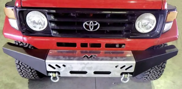PARE CHOC AVANT SANS EMPLACEMENT TREUIL POUR TOYOTA SERIE 7 JUSQU'A 2007 Seulement Aujourd’hui
