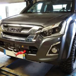 KIT DE MONTAGE POUR TREUIL INTEGRE AU PARE CHOC D'ORIGINE POUR ISUZU D-MAX DE 2012 A 2020 Pas Cher