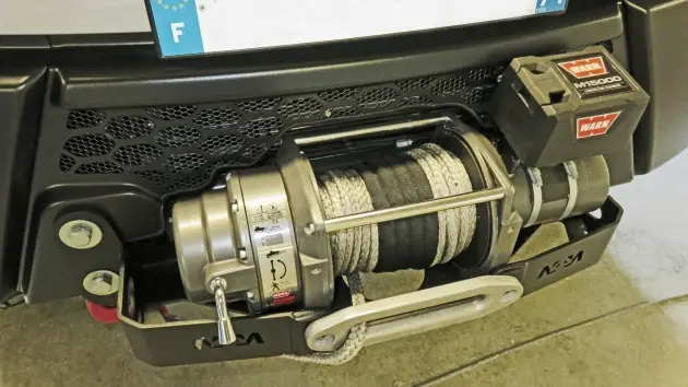 Dernier Modèle KIT DE MONTAGE POUR TREUIL POUR IVECO DAILY 4X4 II ET III POUR TREUIL 3.6T A 5.4T