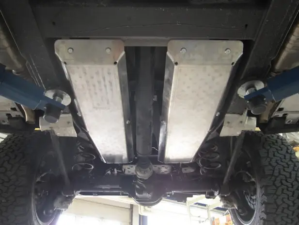 Affaire À Saisir BLINDAGE DE RESERVOIR ORIGINE 6MM EN ALUMINIUM POUR MERCEDES G350D, G500 & G463AA PARTIR DE 2018