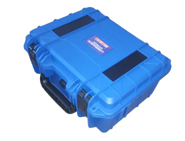 CAISSE LOWRANCE WATERPROOF AVEC MOUSSE PREDECOUPEE - PETIT MODELE Remise