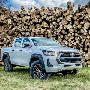 Livraison Express KIT ECLAIRAGE LED LAZER LONGUE PORTEE LINEAR 6 AVEC INTEGRATION A LA CALANDRE POUR TOYOTA HILUX REVO (2021+)