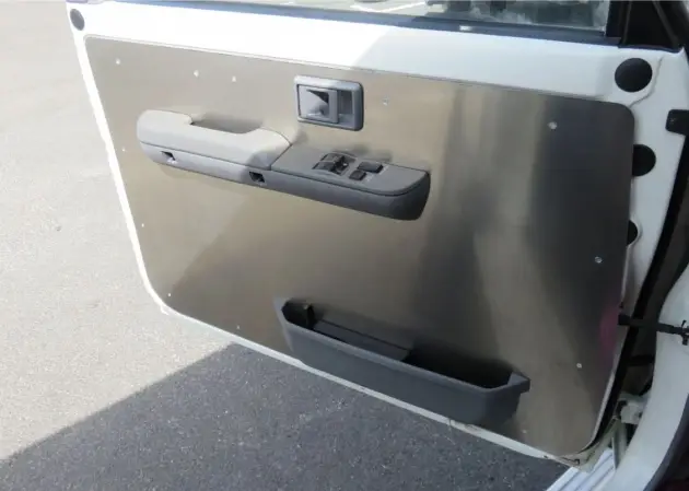 PANNEAUX DE PORTES AVANT EN ALUMINIUM 2.5 MM POUR TOYOTA LAND CRUISER SERIE 7 Réduction