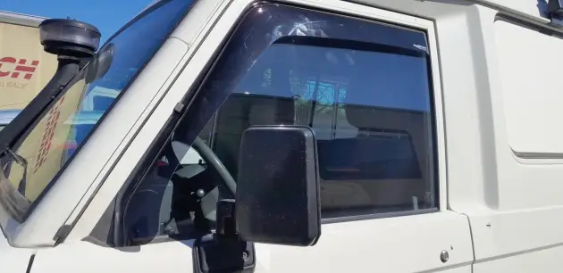 Retour Gratuit DÉFLECTEUR D’AIR NOIR POUR VITRE AVANT POUR TOYOTA SÉRIE 7 MODÈLES AVEC TOIT FIXE ET HAUTEUR DE L’ANGLE INFÉRIEUR DE 8 CM