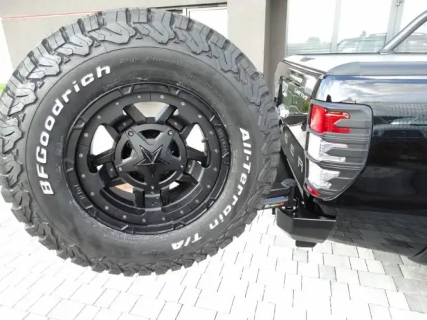 PORTE ROUE POUR PARE CHOC ARRIERE F4X4 Produit De Marque