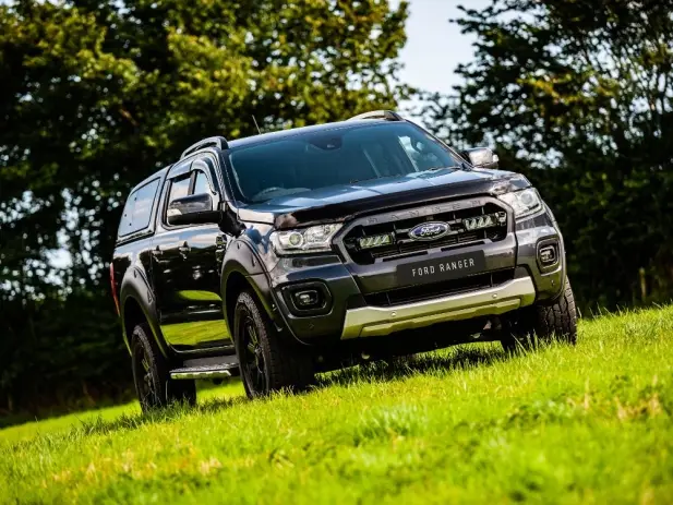 KIT ECLAIRAGE LED LAZER LONGUE PORTEE TRIPLE-R4 Gen2 ELITE AVEC INTEGRATION A LA CALANDRE POUR FORD RANGER (2019-2022) Vente Flash