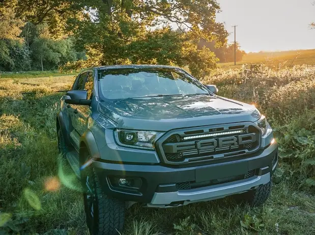 KIT ECLAIRAGE LED LAZER LONGUE PORTEE LINEAR 24 ELITE AVEC INTEGRATION A LA CALANDRE POUR FORD RANGER RAPTOR (2018-2022) Soldes
