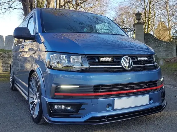 Prix Promo KIT ECLAIRAGE LED LAZER LONGUE PORTEE TRIPLE-R4 Gen2 ELITE AVEC INTEGRATION A LA CALANDRE POUR VOLKSWAGEN T6 HIGHLINE / TRENDLINE / EDITION (2016+)