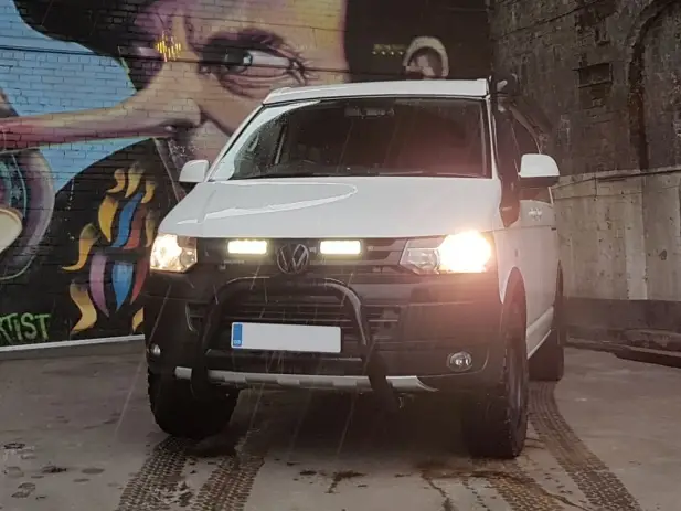 Offre Du Jour KIT ECLAIRAGE LED LAZER LONGUE PORTEE TRIPLE-R4 Gen2 AVEC INTEGRATION A LA CALANDRE POUR VOLKSWAGEN T5 (2010+)