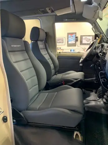 OPTION POUR SIEGE SCHEEL-MANN : ADAPTATEUR SUR GLISSIERES D'ORIGINE POUR TOYOTA LAND CRUISER J76 ET 79 Offre Exclusive