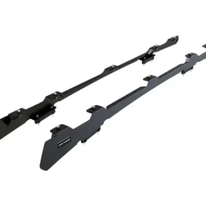 Quantité Limitée FOOT RAILS POUR UNE TOYOTA HILUX REVO DC (2016 - 2021) / PROFIL BAS - DE FRONT RUNNER