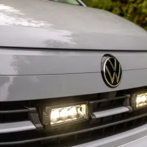 Petit Prix KIT ECLAIRAGE LED LAZER TRIPLE-R 750 ELITE AVEC INTEGRATION A LA CALANDRE POUR VOLKSWAGEN T7 2025+