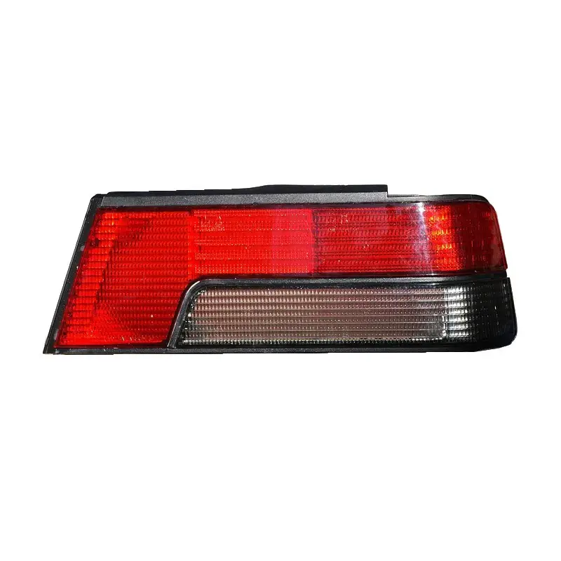 Cabochon de feu arrière droit PEUGEOT 405 Réduction