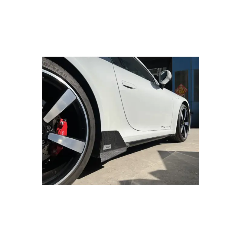 Marque SET DE DEUX BAS DE CAISSES LOOK TURBO AVEC FLAPS CARBON POUR PORSCHE 911 (TYP 992) - POUR CARRERA BASE / 4 / 4S (19-24)