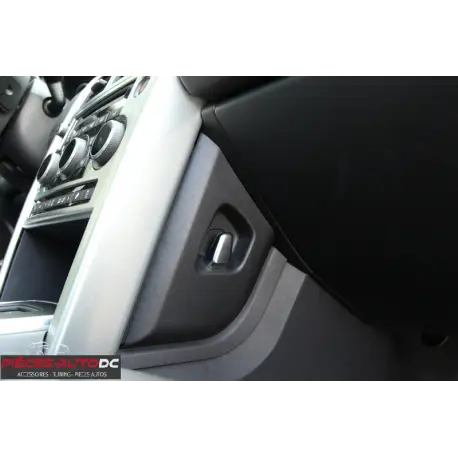 CINTRE CHROMÉ DE LA CONSOLE CENTRALE CÔTÉ PASSAGER LAND ROVER DISCOVERY SPORT (L550) Promotion Saisonnière