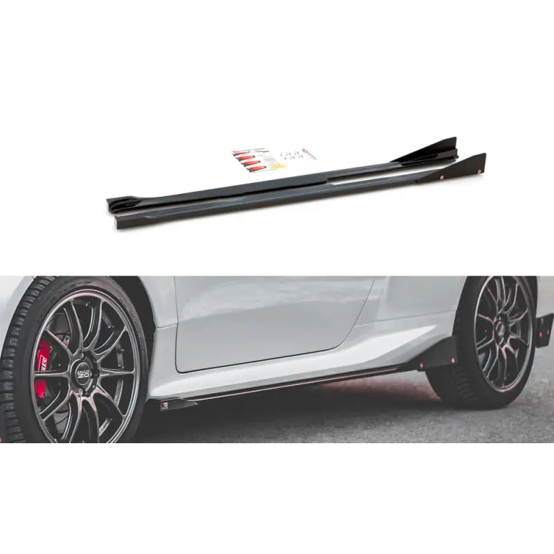RAJOUTS DES BAS DE CAISSE V.2 TOYOTA GR YARIS MK4 - MAXTON DESIGN - FINITION NOIR BRILLANT Retour Gratuit