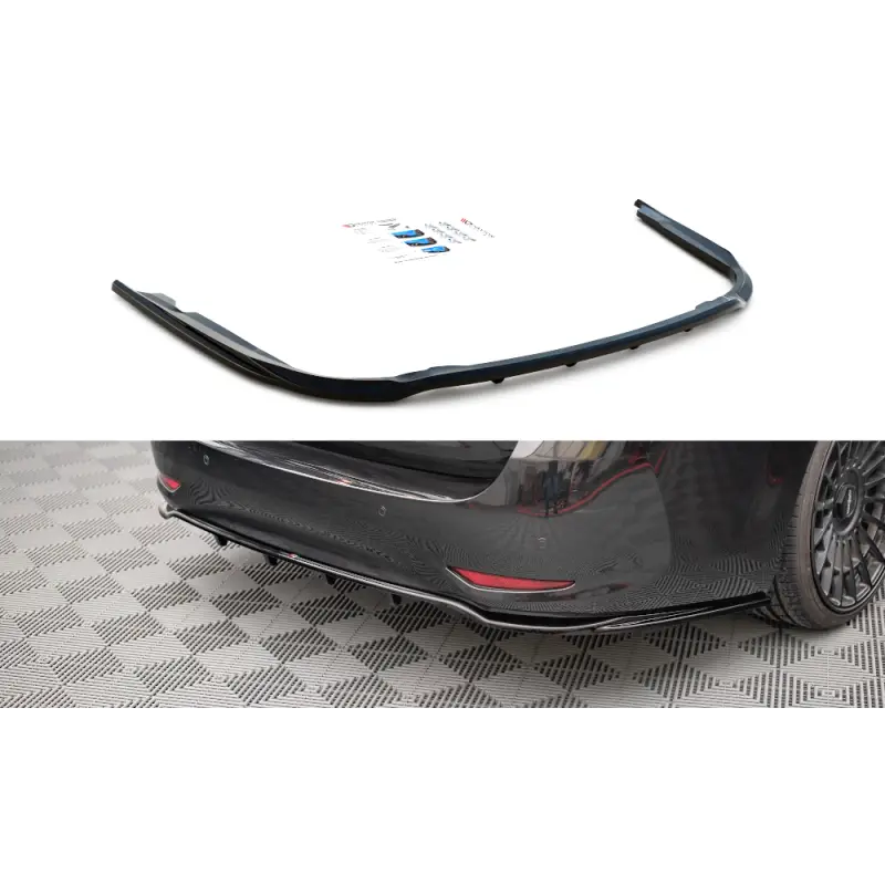 Remise CENTRAL ARRIERE SPLITTER (AVEC UNE BARRE VERTICALE) TOYOTA AVENSIS MK3 FACELIFT - MAXTON DESIGN - FINITION NOIR BRILLANT