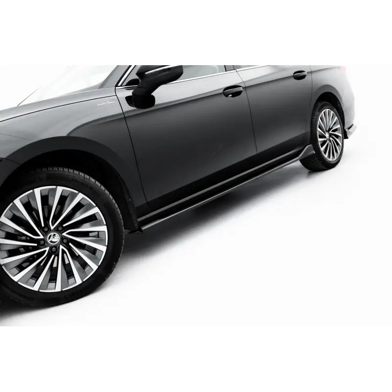 Affaire À Saisir RAJOUTS DES BAS DE CAISSE V.2 SKODA SUPERB MK4 - MAXTONDESIGN - FINITION NOIR BRILLANT