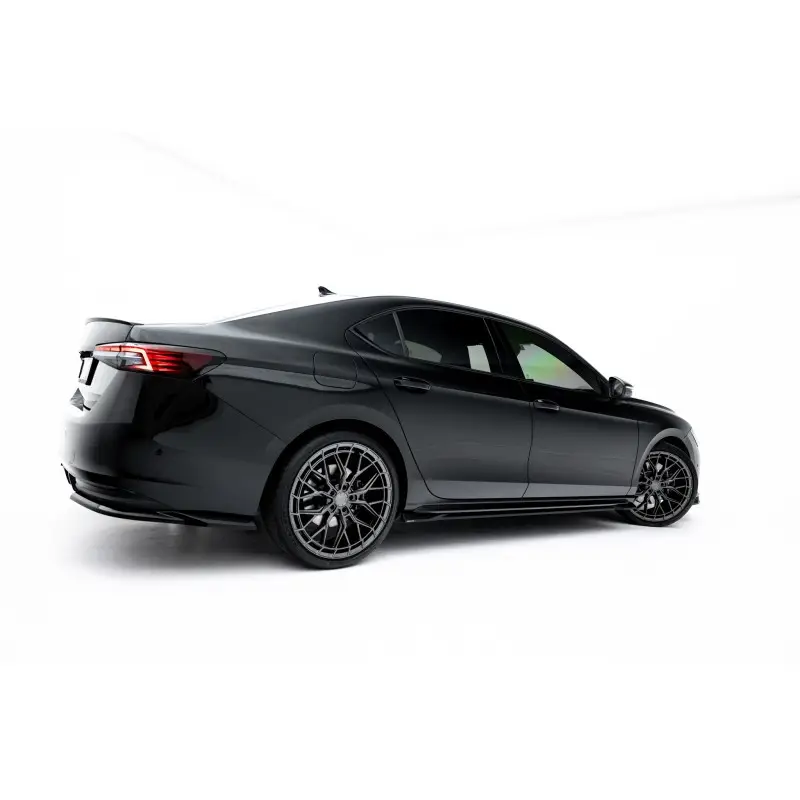 RAJOUTS DES BAS DE CAISSE V.1 SKODA SUPERB SPORTLINE MK4 - MAXTONDESIGN - FINITION NOIR BRILLANT Prix Réduit