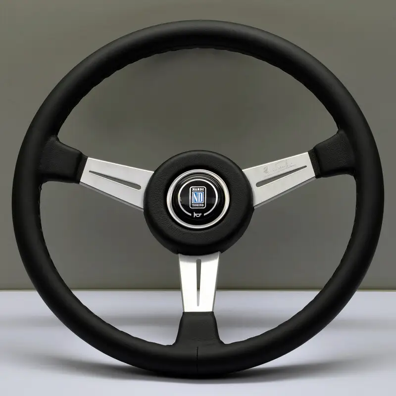 Prix Promo Volant Nardi Classic ND36, Cuir Noir, Branches Alu, Coutures Grises, Tulipé 40 mm, Centre Noir