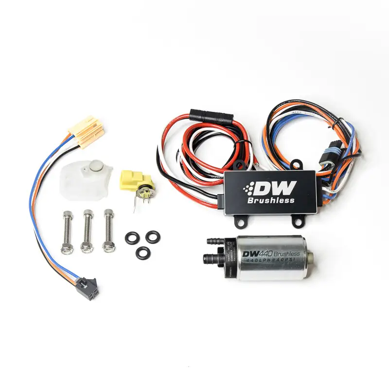 Pompe à Essence Deatschwerks DW440 440 L/h E85 avec Contrôleur C103 pour Ford Fiesta ST (14-19) Authentique